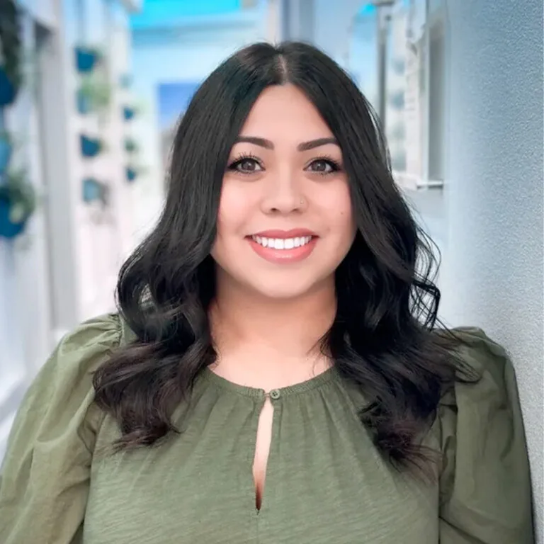 Lesley Desert Hills Dental